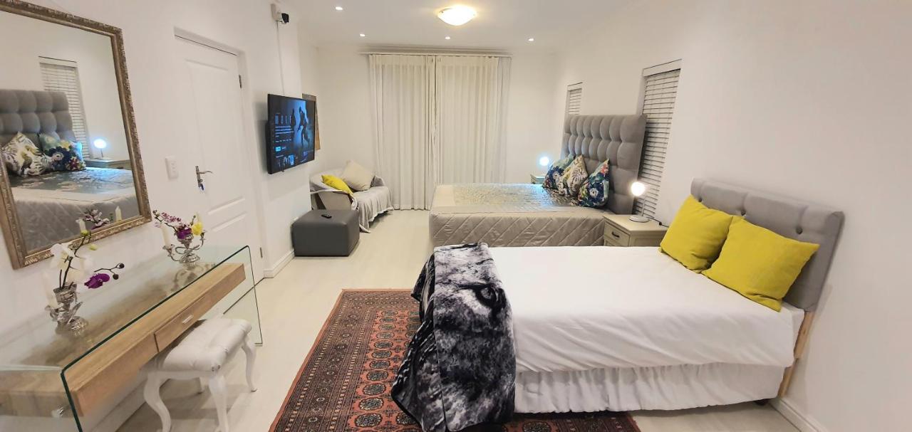 Parisienne Modern Villa *