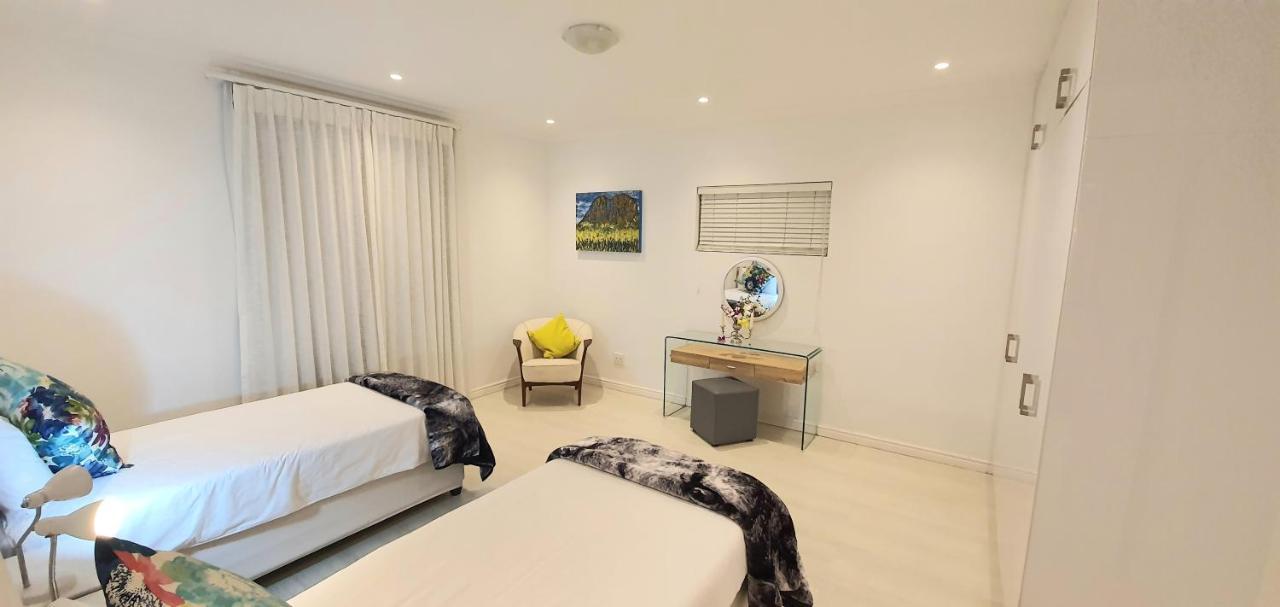 Villa Parisienne Modern Cape Town
